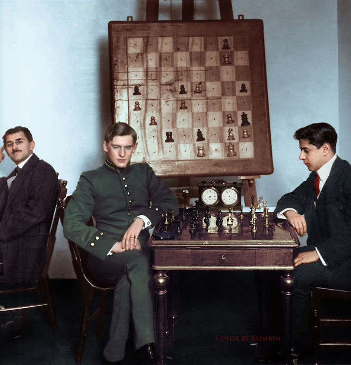 Cuộc đối đầu của hai kỳ thủ Jose Raul Capablanca và Alexander Alekhine năm 1913.