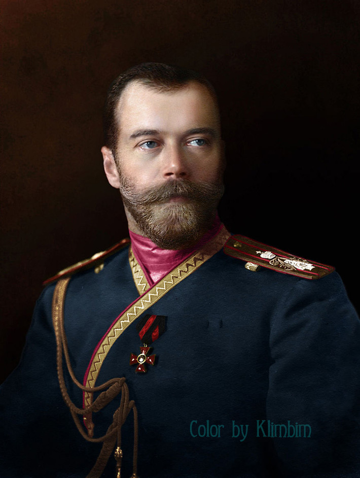 Chân dung Sa hoàng Nicholas II của Nga trong trang phục vệ binh Hoàng gia năm 1912.