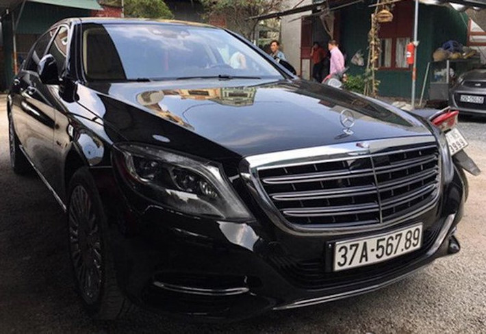 Với mức giá này, thậm chí S600 còn đắt hơn so với những chiếc Bentley Flying Spur. Đây cũng là dòng xe siêu sang được nhiều đại gia Việt ưa chuộng, vì vậy để trở nên khác biệt, nhiều người sở hữu đã trang bị cho những chiếc Maybach S600 những biển số cực đẹp.