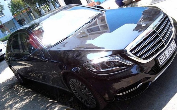 Đại gia Đồng Nai "chịu chơi" với biển số "siêu đẹp" ngũ quý 3 trên siêu xe sang Mercedes-Maybach S600 màu đen.