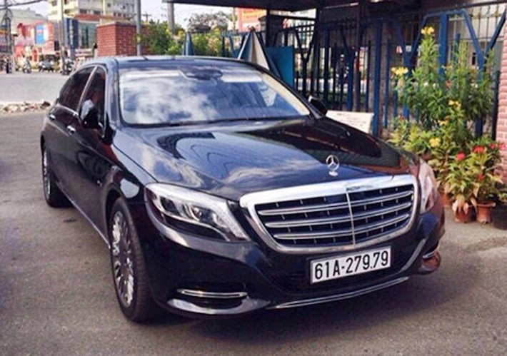 Kể từ khi được chính thức bán ra tại thị trường Việt Nam, dòng xe siêu sang Mercedes-Maybach S600 đã trở thành một trong những lựa chọn hàng đầu của các đại gia Việt. Trước khi tăng thuế, Maybach S600 có giá 9,6 tỷ đồng tại Việt Nam. Tuy nhiên, giờ đây để mua được chiếc xe tương tự, chủ xe phải bỏ ra hơn 14,2 tỷ đồng.
