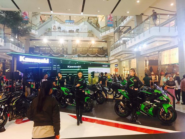 Giống như năm ngoái, BMF 2017 được tổ chức tại trung tâm thương mại Central World, trên tổng diện tích lên tới hơn 10.000 mét vuông gồm cả không gian ngoài trời lẫn trong nhà. BMF năm nay đã thu hút được một lượng lớn các hãng xe tổ chức khu trưng bày, trong đó có những tên tuổi lớn như BMW, Honda, Kawasaki, KTM, Suzuki, Piaggio, Yamaha...