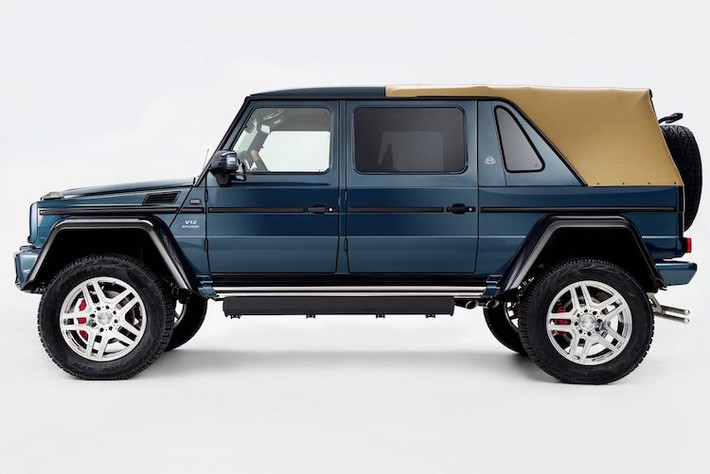 Trên G650 Landaulet, Mercedes đã trang bị cho chiếc xe mâm đúc 22 inch 5 cánh kép theo phong cách AMG kèm lốp gai Pirelli Scorpion 325/25/22. So với chiếc G500 4x42 trước đó, G650 Landaulet có trục cơ sở kéo dài hơn 57,9 cm để tạo thêm không gian cho hàng ghế sau. Tuy nhiên, điểm đặc biệt nhất của phiên bản này là nửa sau mui xe có dạng mui trần bằng vải bạt.