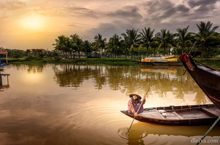 Khung cảnh bình yên của buổi rạng đông ở Hội An.