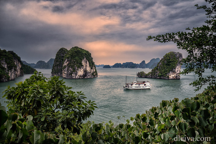 Một góc Vịnh Hạ Long, thắng cảnh nổi tiếng thế giới của Việt Nam. Ảnh: Domingo Leiva / 500px.com.