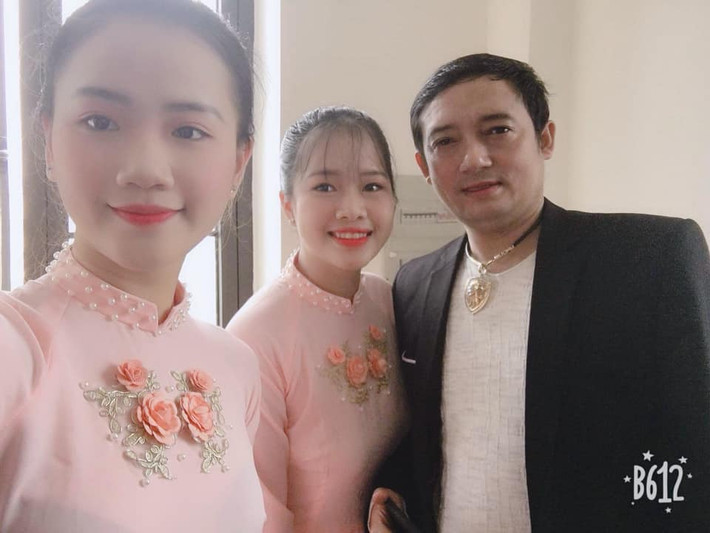 2 nữ sinh đều lựa chọn đi theo con đường nghệ thuật nên thi vào trường năng khiếu.