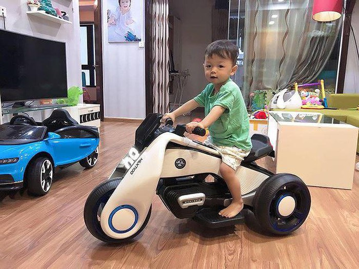 Sau gần 3 năm kết hôn và đã có con trai hơn 2 tuổi, gia đình cặp đôi cầu thủ - chân dài- Mạc Hồng Quân và Kỳ Hân tiếp tục có tin vui.