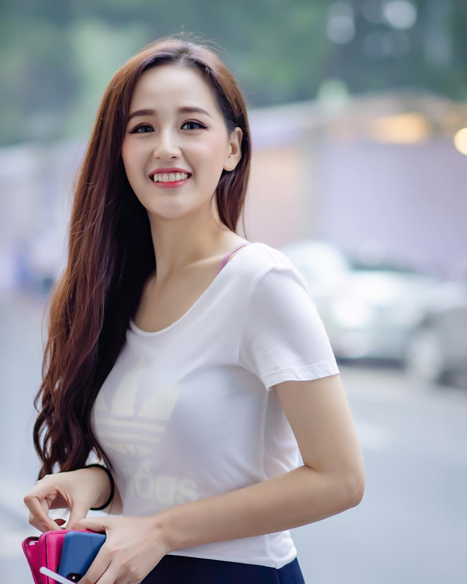 Mai Phương Thuý luôn duy trì vẻ ngoài tươi tắn, rạng rỡ bất chấp tuổi tác.