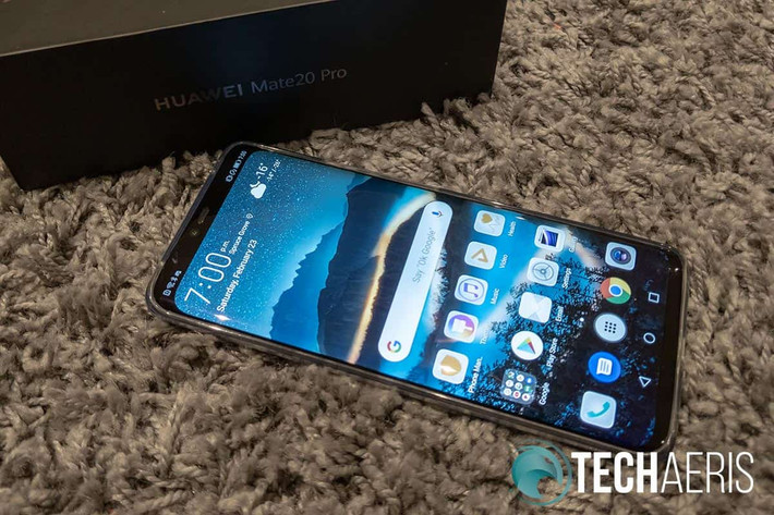 Một điều đáng nể phục ở Huawei Mate 20 Pro và người anh em Mate 20 là doanh số cực ấn tượng. Tuy không có mặt chính thức tại Mỹ - một trong những thị trường smartphone lớn nhất và sinh lợi nhuận cao nhất thế giới nhưng Huawei Mate 2 “series” đã đạt được tổng cộng 10 triệu máy bán ra chỉ trong vòng 4,5 tháng.
