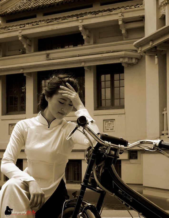 Mobylette là thương hiệu xe đạp máy (moped) được sản xuất bởi hãng Motobecane của Pháp.