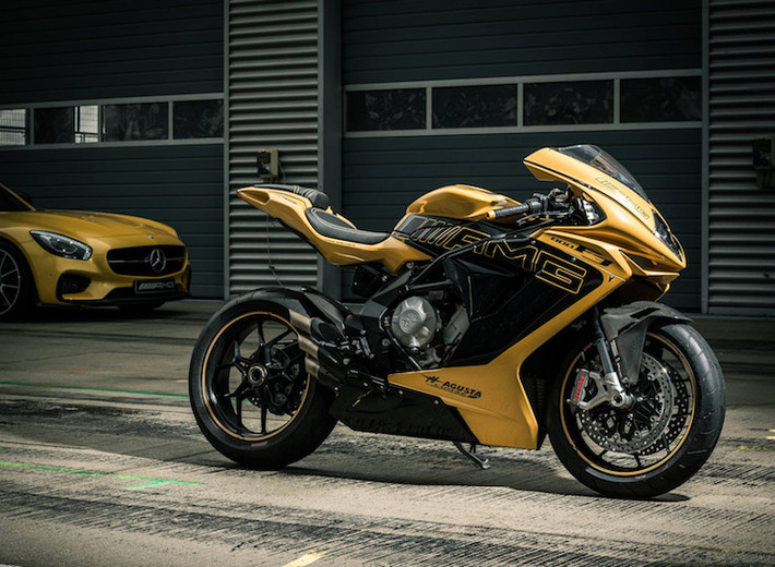 MV Agusta và Mercedes "bắt tay" với nhau cũng dẫn tới việc mẫu xe concept sportbike MV Agusta F3 800 AMG sẽ trở thành sự thật và bày bám tại các đại lý Mercedes.