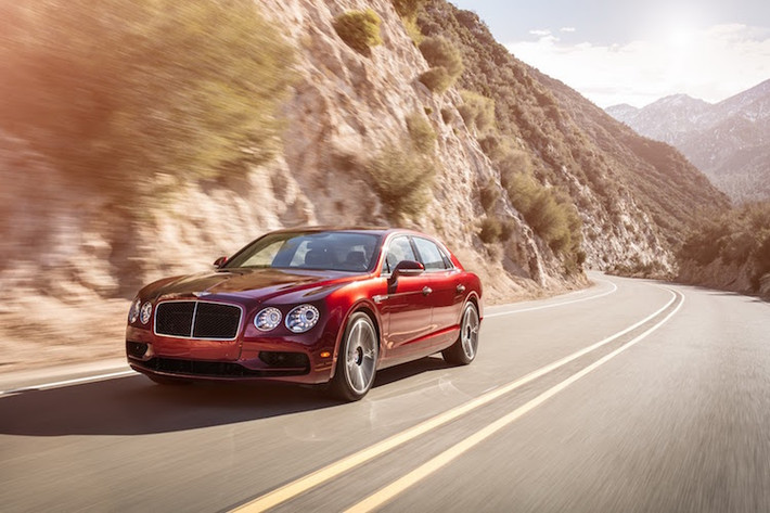 Bentley sẽ chính thức ra mắt Flying Spur V8S tại triển lãm Geneva 2016 vào tháng 3, và bắt đầu giao xe cho khách hàng vào mùa hè này.