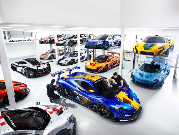 Vừa qua, McLaren đã tung ra một bộ ảnh hiếm hoi chụp nội bộ gara chăm sóc cho những chiếc siêu xe McLaren P1 GTR của hãng.