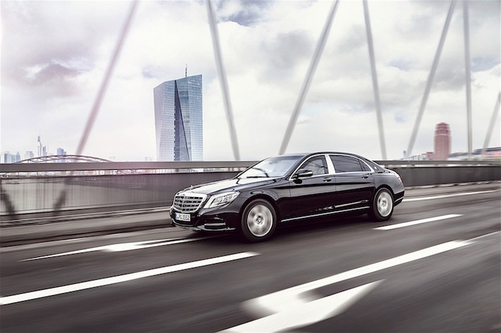 Cũng giống như những dòng S-Class bọc thép khác được sản xuất trong nhiều năm qua, Maybach S600 Guard sẽ được sản xuất tại nhà máy đặc biệt của Mercedes tại Sindelfingen - Đức thay vì dây chuyền bình thường.