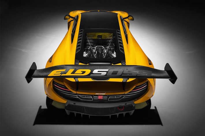 Nằm giữa thân xe của 650S GT3 vẫn là khối động cơ V8 3.8l tăng áp kép của phiên bản thương mại. Tuy nhiên so với 650S thường, công suất động cơ đã được hạ từ 641 xuống chỉ còn 493 mã lực theo yêu cầu của liên đoàn đua xe Quốc tế FIA dành cho thể thức GT3.
