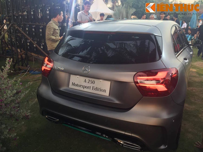 Thuộc đời A-Class nâng cấp 2016 mới nhất, A250 Motorsport Edition vẫn được trang bị động cơ 2.0l 4 xi-lanh tăng áp nhưng được cải tiến để cho công suất lớn hơn 7 mã lực, đạt 211 mã lực và mô-men xoắn cực đại 350 Nm.