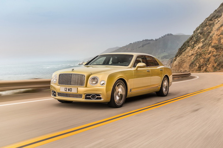 Tất cả các phiên bản của Mulsanne 2017 vẫn tiếp tục được trang bị khối động cơ V8 6,75 lít tăng áp kép, hộp số tự động ZF và hệ dẫn động cầu sau. Phiên bản mạnh nhất vẫn là Mulsanne Speed với công suất 530 mã lực, mô-men xoắn cực đại 1100 Nm.