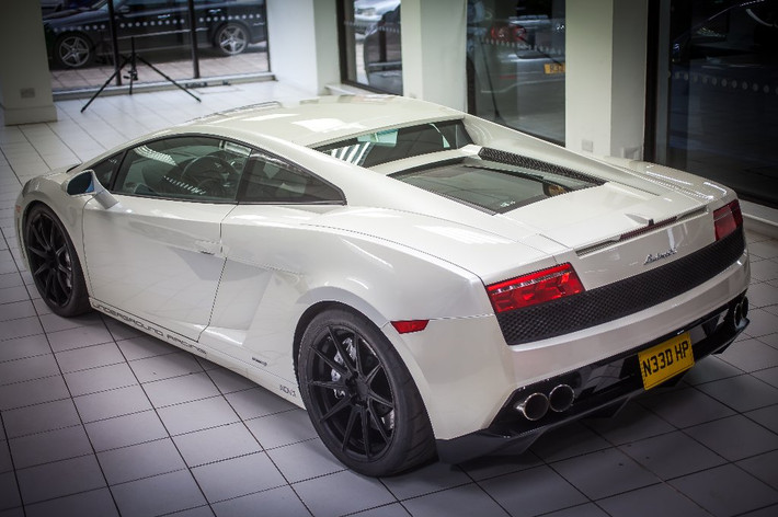 Với các thay đổi ở động cơ, chiếc Gallardo LP560-4 của Underground Racing có thể đạt công suất "khủng khiếp" 2200 mã lực khi dùng xăng xe đua. Nếu chạy xăng A93, công suất của xe sẽ bị giảm một nửa, chỉ còn 1100 mã lực.