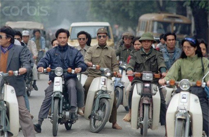 Vào thời điểm đó, các thế hệ Honda Super Cub như 79 "đầu vênh máy cánh", 81 "kim vàng giọt lệ" chiếm số lượng lớn nhất và rất được người dân ưa chuộng, ngoài ra là các dòng xe với kiểu dáng tương tự từ Yamaha hay Suzuki.