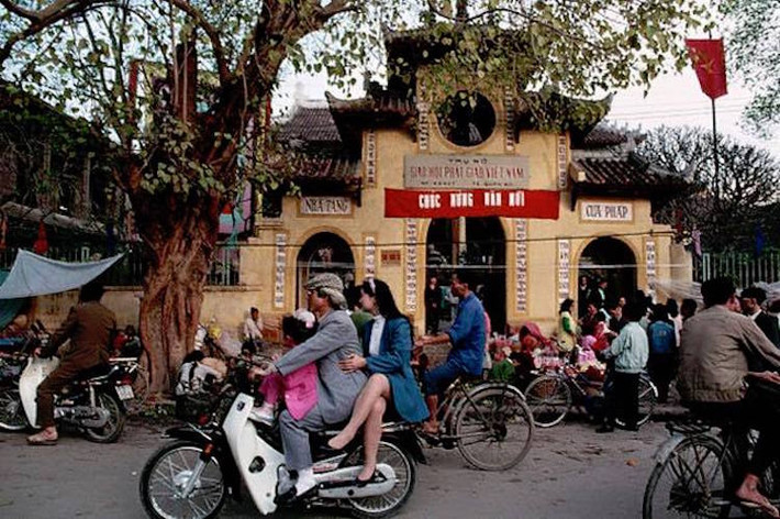 Trong đó, dù Dream "lùn" có kiểu dáng mềm mại và hiện đại hơn nhưng khá kỳ lạ khi người dân Hà Nội lại ưa thích thiết kế vuông vức hơn của Dream II "cao". Tới tận ngày nay, Dream II vẫn được ưa chuộng, ngay cả với những bạn trẻ.