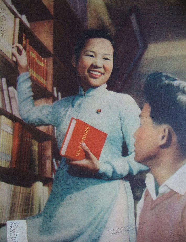 Trong một thư viện địa phương.