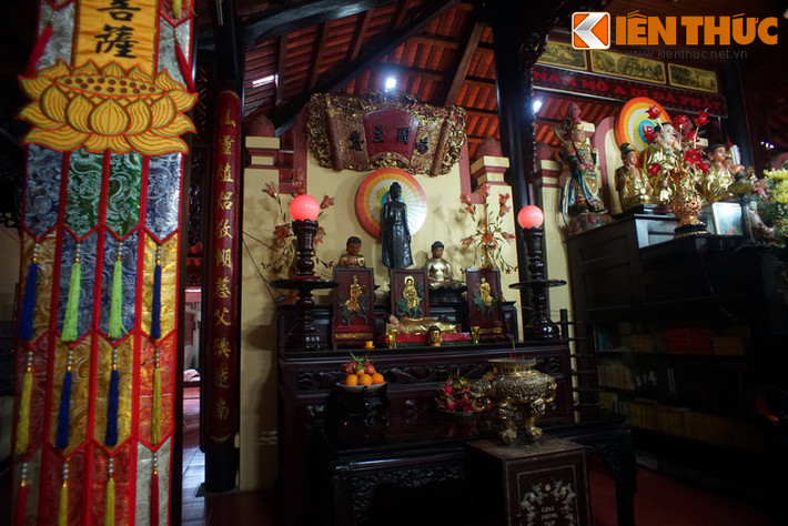 Nằm ở phường 2, quận 11, TP HCM, chùa Phụng Sơn là nơi đang lưu giữ bức tượng Phật bằng đồng gắn với câu chuyện bí ẩn xảy ra cách đây 2 thế kỷ.