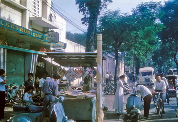 Trên đường Pasteur.