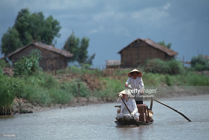 Trên sông nước Cửu Long, 1993.