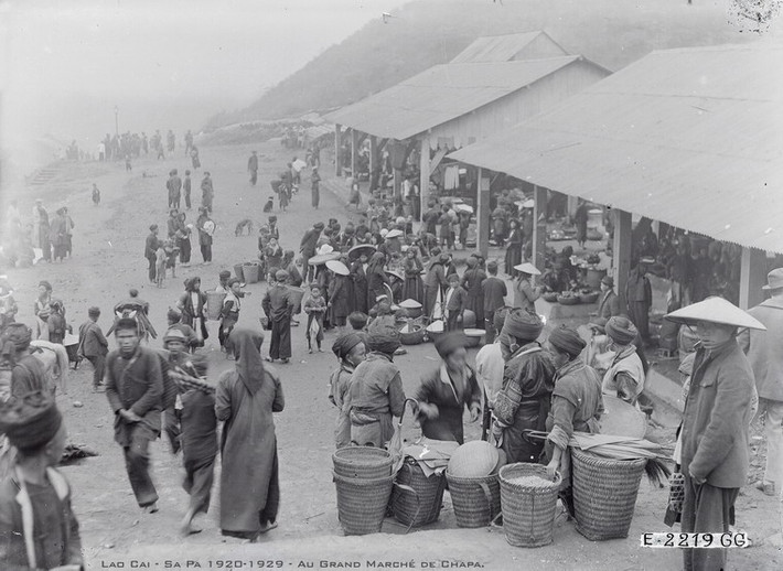 Khu chợ trung tâm Sa Pa thập niên 1920.