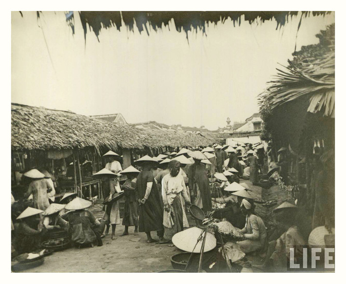Khung cảnh nhộn nhịp tại chợ Hội An. Ảnh: Life.