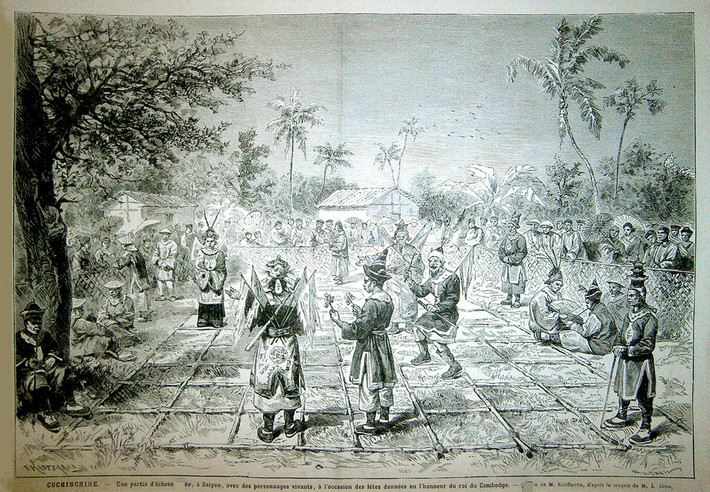 Một ván đấu cờ người được tổ chức tại Sài Gòn trong lễ hội chào đón vua Campuchia đến thăm Nam Kỳ, 1897.