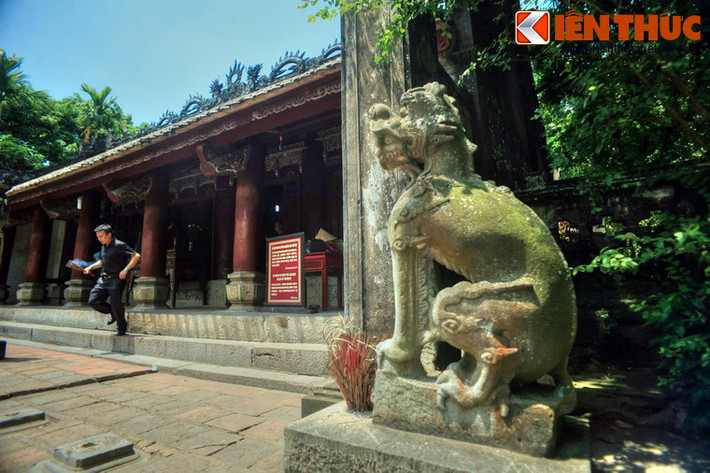 Ngoài hai chiếc long sàng Bảo vật quốc gia, đền thờ Vua Đinh có những bức tượng nghê đá được coi là chuẩn mực cho việc tạo hình linh vật Việt Nam.