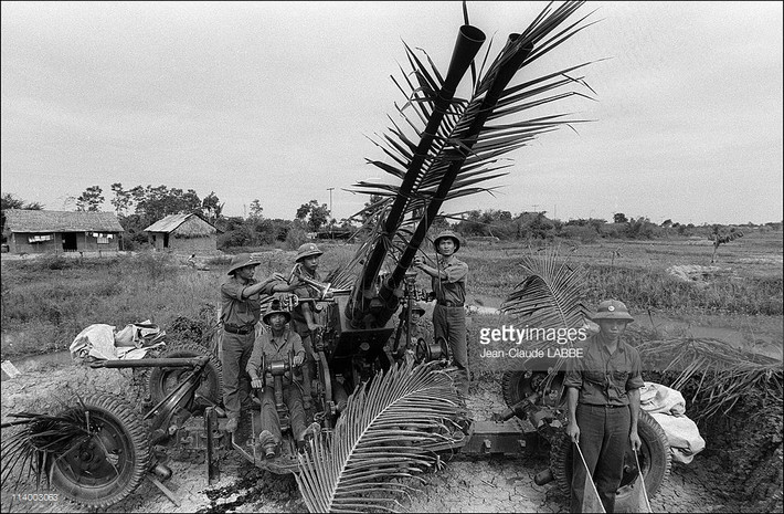 Chiến sĩ Quân đội Nhân dân Việt Nam bảo vệ biên giới phía Tây Nam năm 1979. Ảnh: Getty.