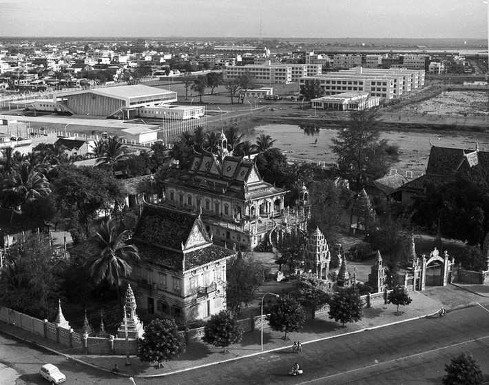 Một ngôi chùa ở Phnom Penh.