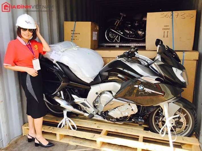 Mẫu môtô đường trường hạng sang này đã thực sự gây ấn tượng với người dùng. Trong dòng xe mô tô đường trường BMW K-Series, K1600 GTL chính là cái tên ưu tú nhất.