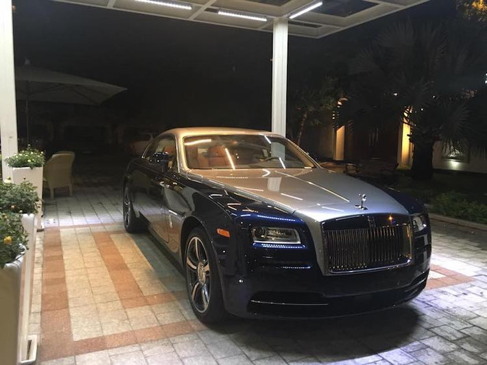 Vào cuối tháng 6/2016, một chiếc xe siêu sang 2 cửa Rolls-Royce Wraith đã chính thức được Phan Thành đưa về biệt thự của gia đình. Được biết mẫu xe này hiện có giá khởi điểm lên tới 18 tỷ đồng tại Việt Nam.