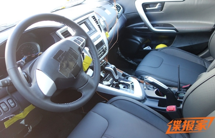 Động thái tung ra phiên bản Lancer 2017 nâng cấp từ thế hệ cũ đã cho thấy rằng Mitsubishi đang muốn "câu giờ" để có thời gian chuẩn bị cho thế hệ mới. Cuối năm 2014, Mitsubishi đã từng có ý định hợp tác với Nissan để tạo ra Lancer thế hệ mới nhưng vào giữa năm 2015, hãng đã thay đổi ý định này. Tuy nhiên do Nissan mua lại Mitsubishi nên nhiều khả năng Lancer mới sẽ lại được phát triển với sự hỗ trợ từ Nissan.