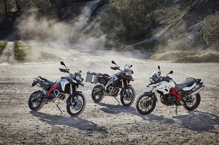 Trong đợt nâng cấp môtô BMW Motorrad 2017 này, hơn 1/2 các dòng xe của hãng đã được cải tiến, ngoại trừ các dòng xe tay ga, S1000RR, R nine T cùng các phiên bản của chúng. Đợt nâng cấp này chủ yếu nhằm sửa đổi lại động cơ để phù hợp với tiêu chuẩn khí thải Euro 4, đồng thời bổ sung thêm các tính năng và màu sắc mới cho mỗi dòng xe.