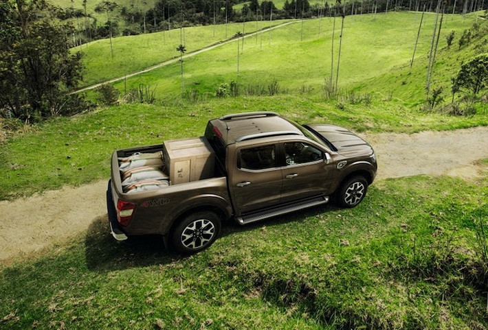 Renault Alaskan sẽ được bán đầu tiên ở Columbia, các nước Nam Mỹ và sau đó là châu Phi cùng châu Âu. Mẫu xe bán tải này sẽ được sản xuất tại 3 nhà máy ở Mexico, Tây Ban Nha và Argentina.