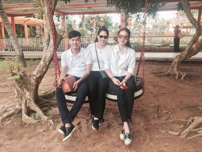 Cả nhà cùng đi chơi du lịch