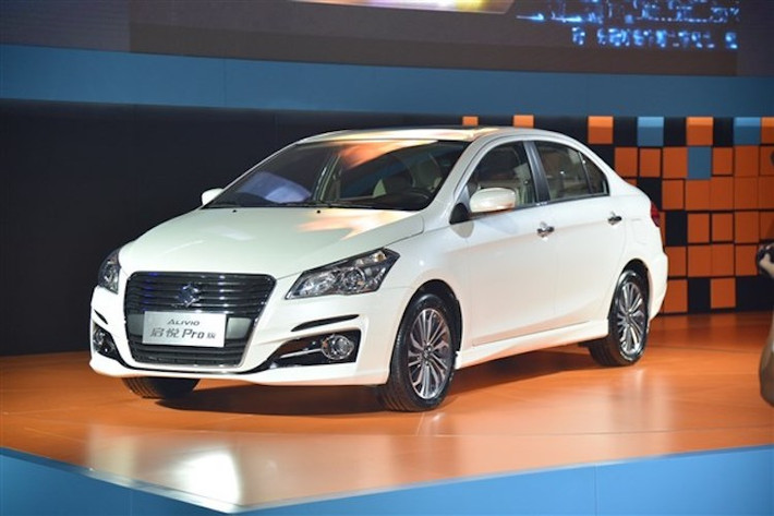 Tại triển lãm Thành Đô đang diễn ra ở Trung Quốc, Suzuki đã ra mắt mẫu xe mới Alivio Pro, về cơ bản là chiếc xe sedan Suzuki Ciaz hạng B nhưng sở hữu những nâng cấp ở cả nội lẫn ngoại thất. Nhiều khả năng những thay đổi trên Alivio Pro cũng sẽ xuất hiện trên chiếc Ciaz phiên bản nâng cấp lớn giữa vòng đời sắp tới.