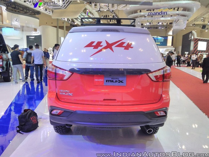 Vừa được trưng bày tại triển lãm ôtô Indonesia, Isuzu chưa công bố kế hoạch phân phối MU-X Off-roader và giá của xe.