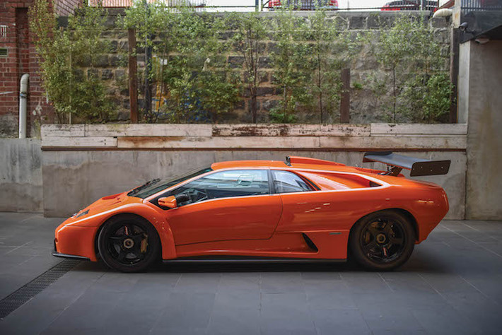 Dựa trên cơ sở Diablo GT, chiếc xe cũng có bodykit thể thao tương tự. So với Diablo thường, Diablo GTR đã có cản trước mới với thiết kế vuông vức và các lỗ hút gió lớn hơn. Ngoài ra chiếc xe còn có các vòm bánh trước rộng hơn, nắp ca-pô với khe tản nhiệt dập nổi hình khiên logo Lamborghini và cản sau với các ô tản nhiệt lớn.