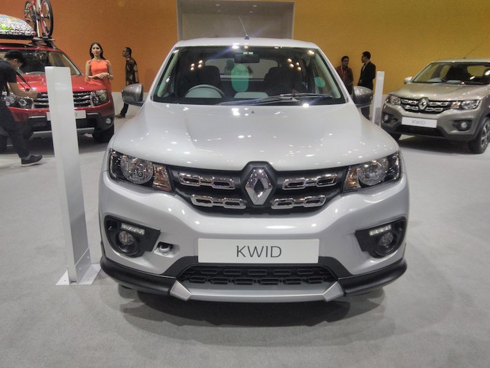Về thiết kế, Kwid Limited Edition không có sự khác biệt lớn so với các phiên bản khác. Được nhắm tới giới trẻ, Kwid sở hữu thiết kế khá bắt mắt và nổi bật với các mảng thân xe "cơ bắp" và những đường nét hiện đại.