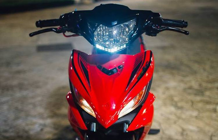 Với sự đa dạng về các phiên bản ở nhiều thị trường khác nhau, các biker tại khu vực Đông Nam Á cũng thường xuyên "dọn" T135 theo phong cách từ các nước khác nhau trong khu vực để tạo sự độc đáo cho "xế cưng". "Copy" phiên bản LC135 tại Malaysia, một chủ xe Exciter 2011 tại Vũng Tàu đã "giật" lại chiếc xe theo LC135 và "nhân tiện" độ kiểng để khiến nó trở nên bắt mắt hơn.