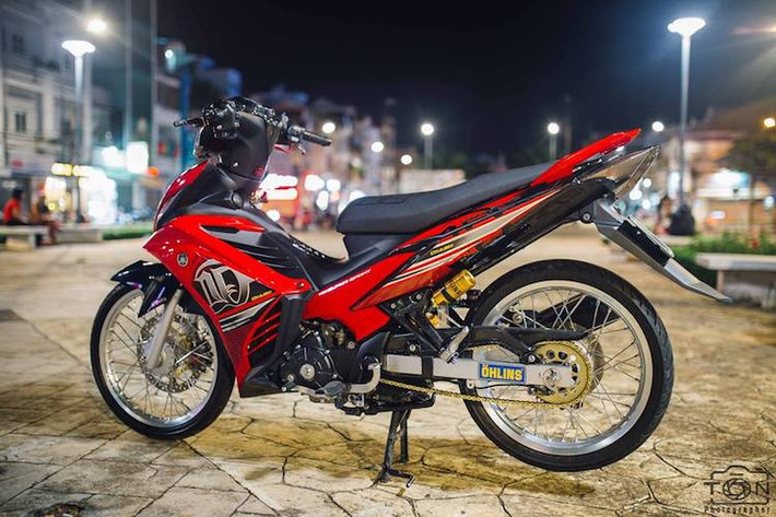 Phiên bản Yamaha Exciter 135 đời 2011 dành cho thị trường Việt Nam đã được biker Vũng Tàu "giật full" lại theo phiên bản LC135 được bán tại thị trường Indonesia, đồng thời trang trí theo phong cách kiểng bắt mắt.