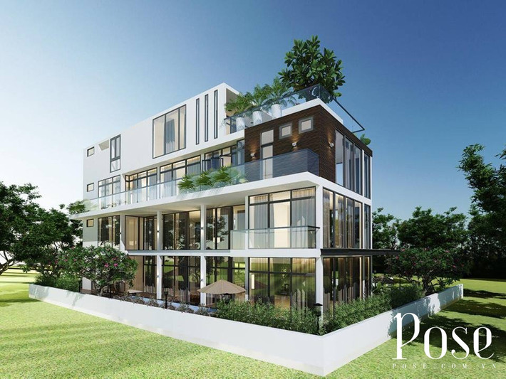 Thừa nhận có bạn trai nhưng Ngọc Trinh không tiết lộ nhiều về người mới. Dẫu vậy, cô vẫn khiến người hâm mộ chấn động cùng vô số người ngưỡng mộ khi chia sẻ chuyện được người yêu tặng biệt thự trị giá 2 triệu đô (khoảng 50 tỷ đồng). Bất động sản này tọa lạc tại quận 9, TP.HCM gồm 4 tầng, với diện tích hơn 700m2. Xung quanh biệt thự là hệ thống sân vườn cao cấp, bên cạnh là một dòng sông nhỏ mang lại không gian thư giãn sau những giờ làm việc căng thẳng. Ảnh: Pose