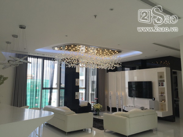 Ngoài căn biệt thự trị giá hàng chục tỷ đồng ở Q.9 - TP.HCM, Ngọc Trinh còn có một căn penthouse cũng hoành tráng không kém từ giai đoạn 2015-206.