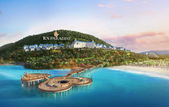 Sáng nay (16/6), một vụ cháy, nổ xảy ra tại lán trại xây dựng sân Golf KN Cam Ranh trong dự án KN Cam Ranh Paradise ở tỉnh Khánh Hòa, làm 11 người thương vong. Vụ cháy nổ làm 2 người tử vong, 9 người bị thương phải đi cấp cứu và những người này đều là công nhân thi công dự án.