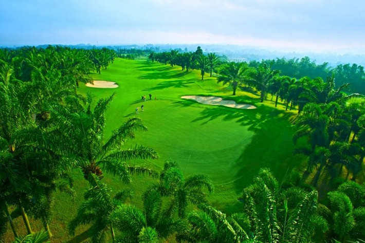 Sân Golf KN toạ lạc tại phường Cam Nghĩa, thành phố Cam Ranh, tỉnh Khánh Hòa.